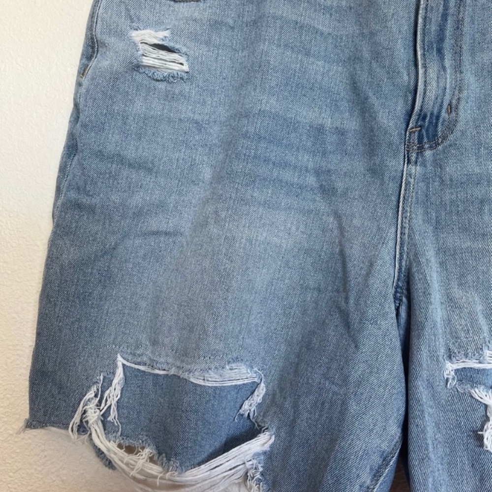 American Eagle Curvy Mom Jean Shorts Size 18